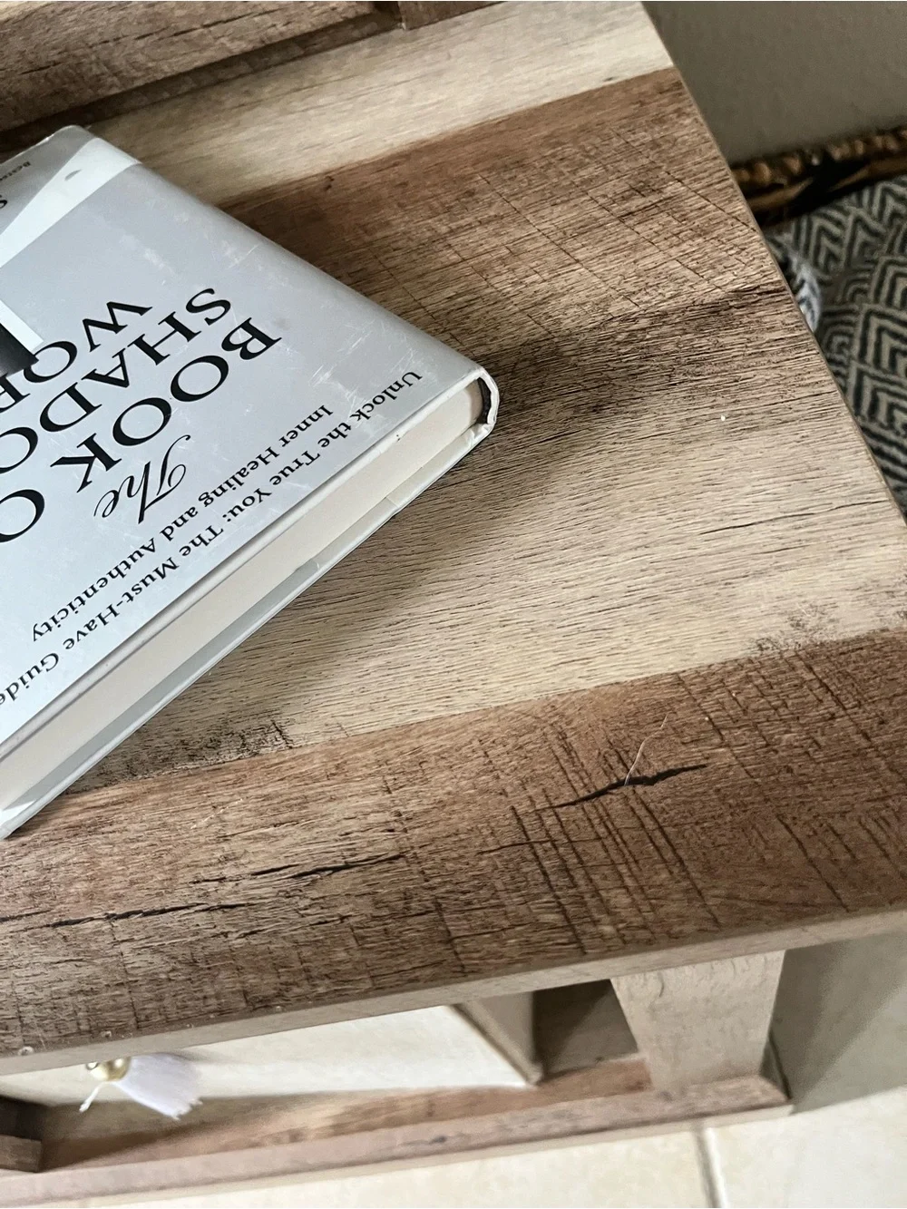 N/A book shadow